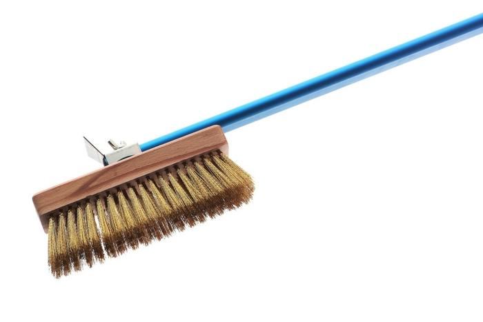 Backofenbürste mit schwenkbarem Kopf und Abstreifer